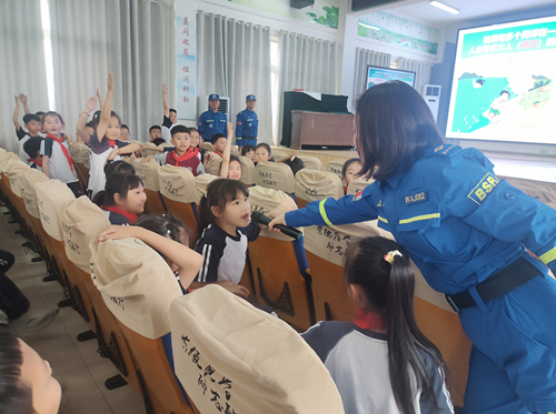 徐州民進：安全宣講進校園，打造“藍色救生圈”
